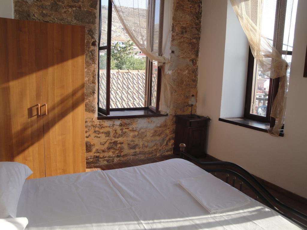 Villa Chrysodimi Chalki Town Quarto foto