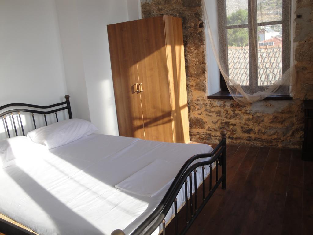 Villa Chrysodimi Chalki Town Quarto foto