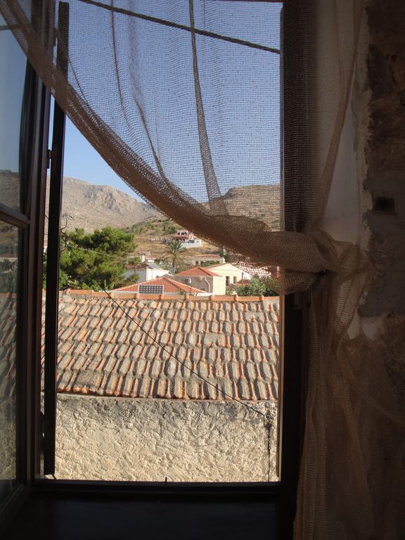 Villa Chrysodimi Chalki Town Quarto foto