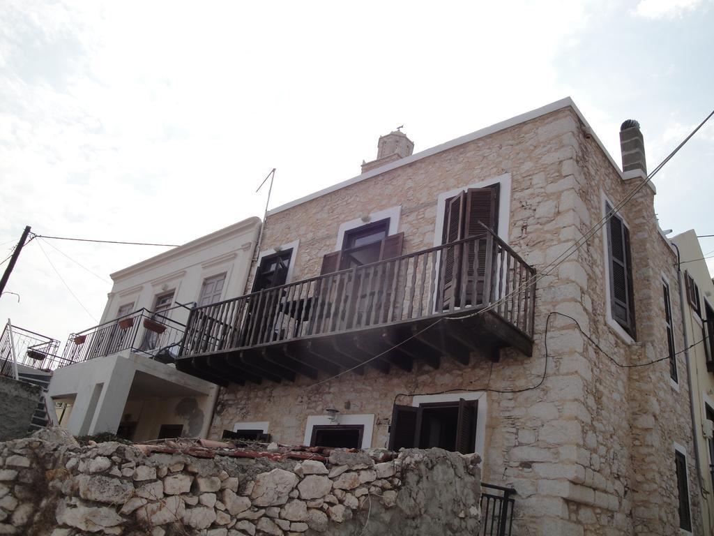 Villa Chrysodimi Chalki Town Quarto foto