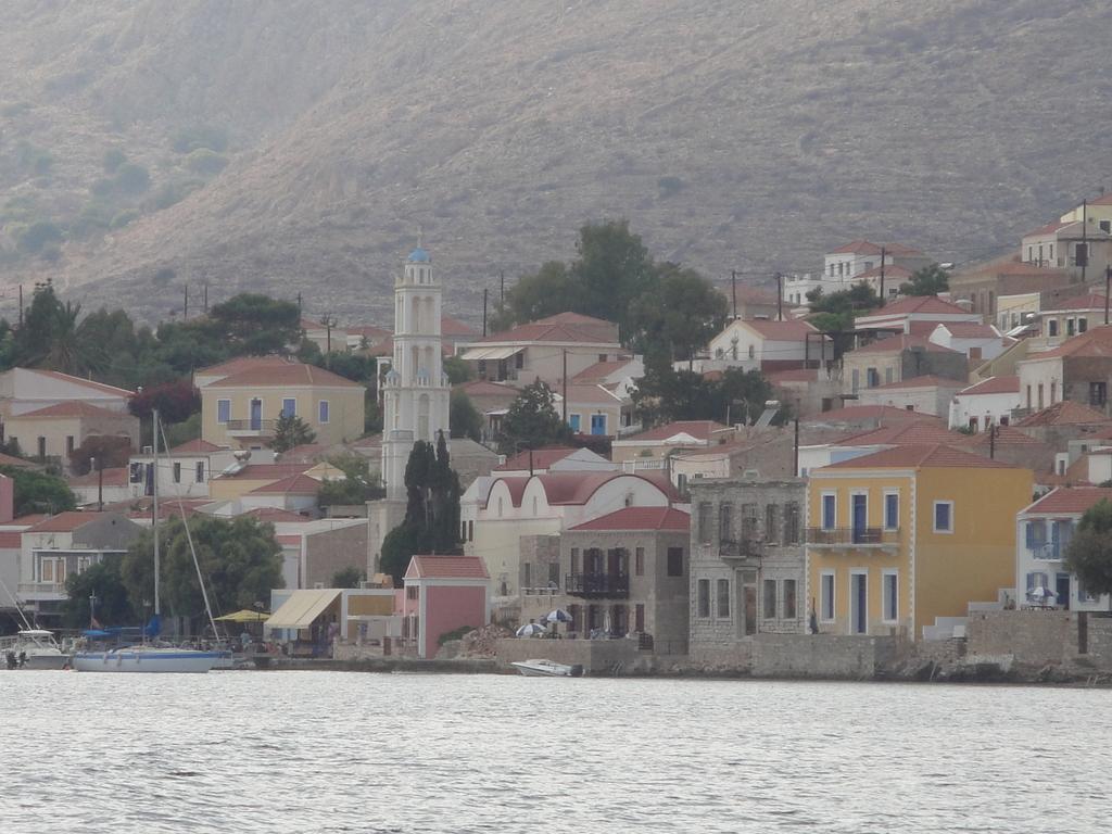 Villa Chrysodimi Chalki Town Quarto foto